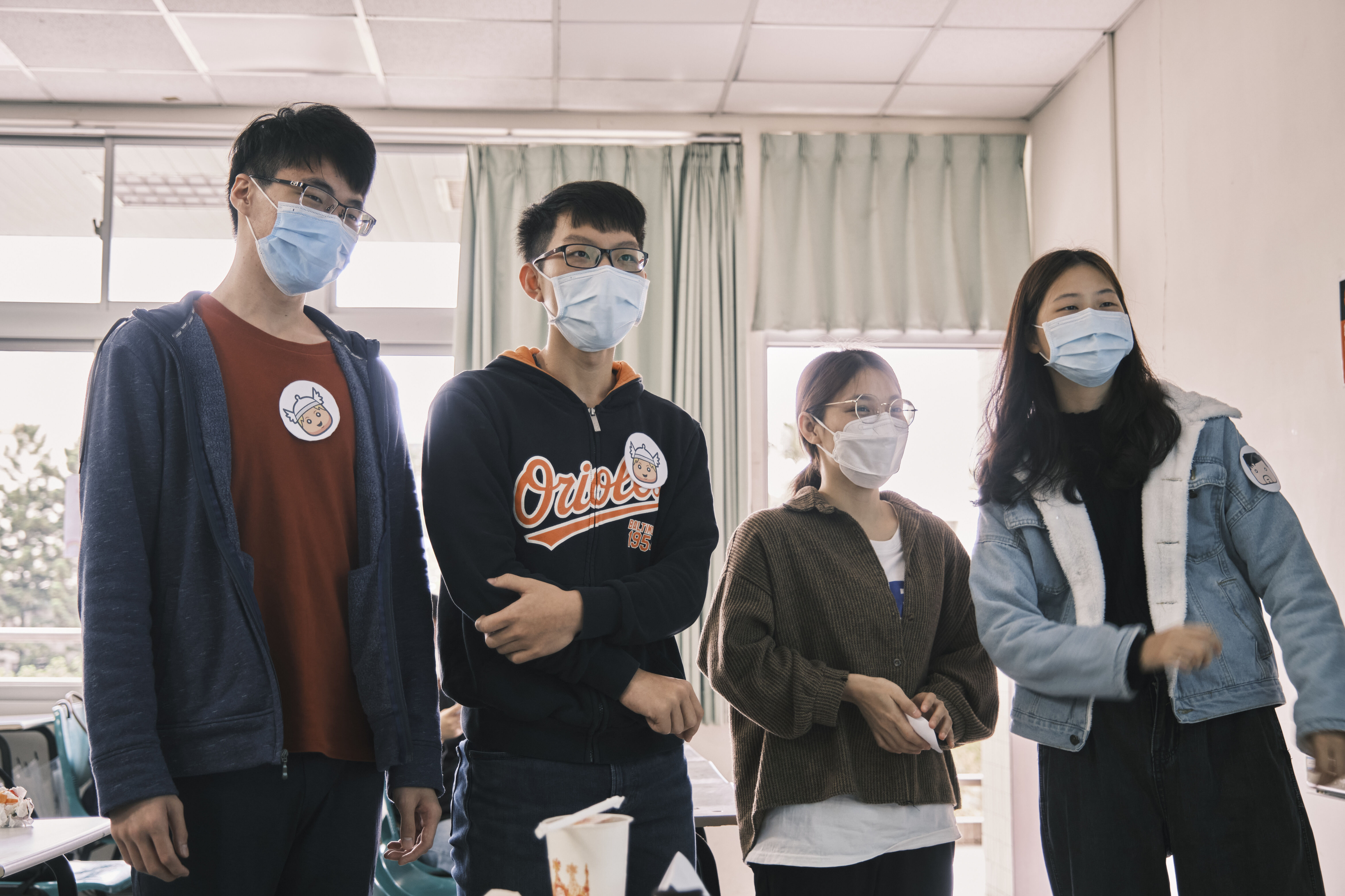 110-2 英語角落第四場第二組團隊成員思考中