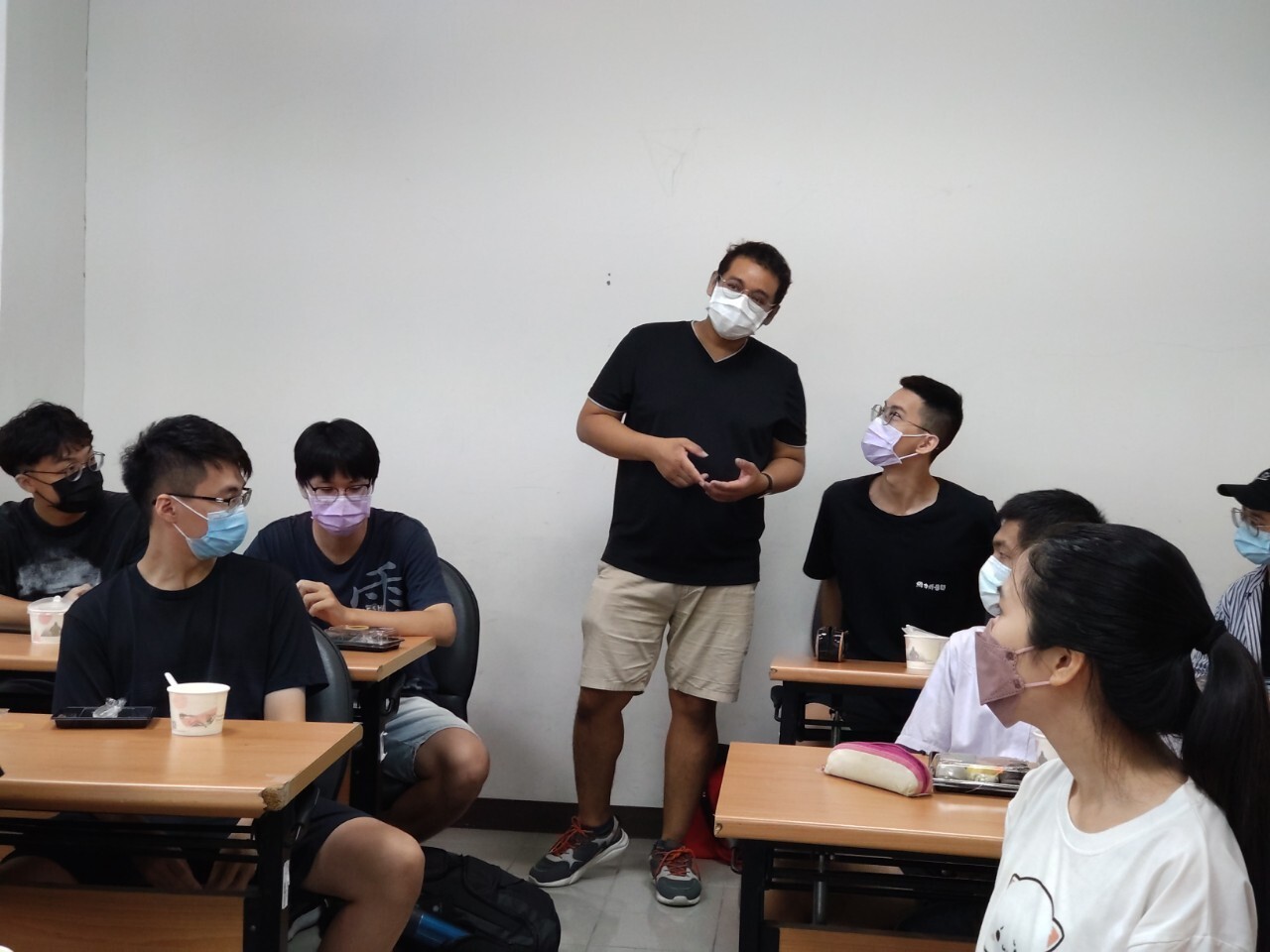 111-1英語角落第一場照片