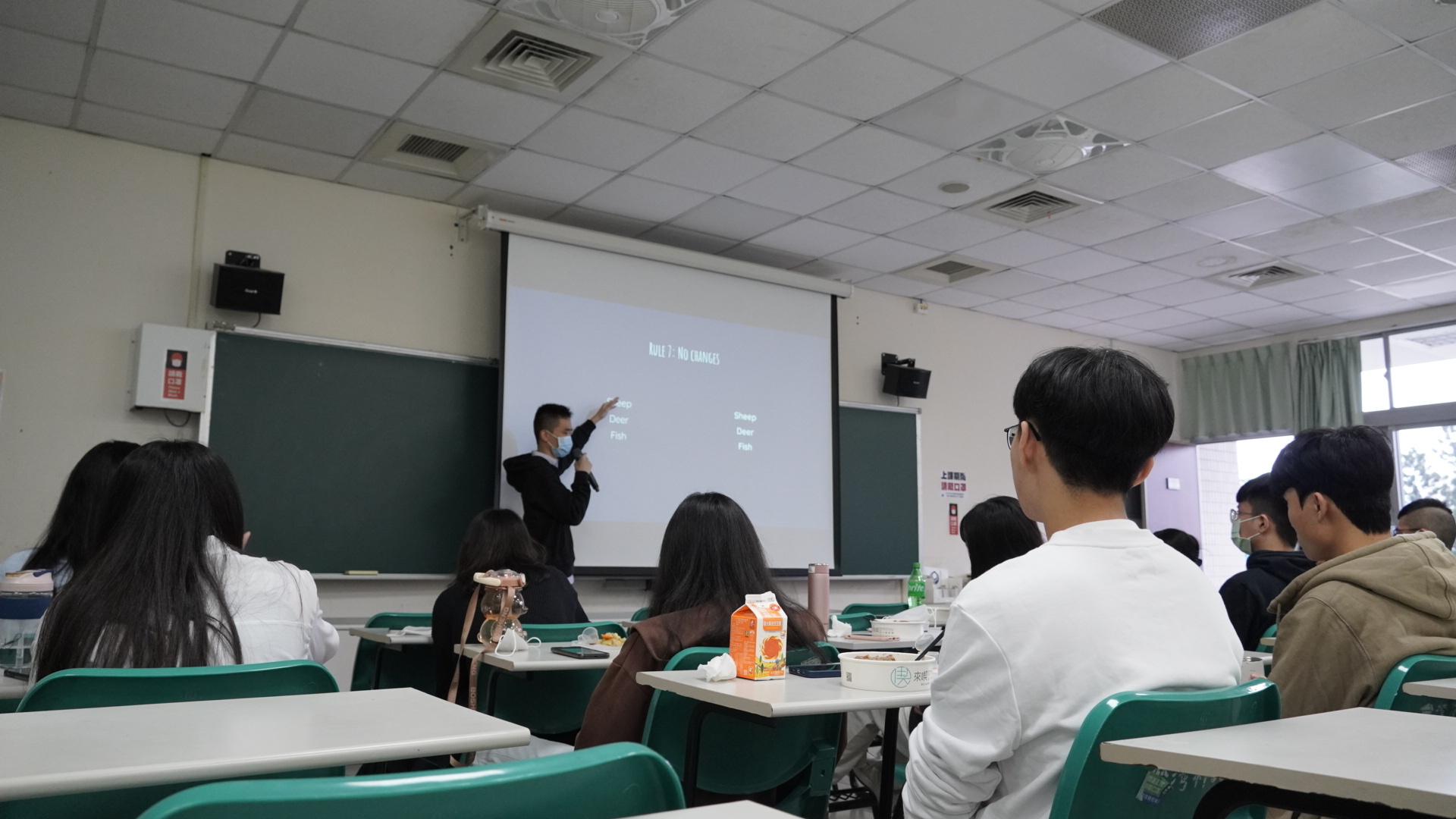 111-1英語角落第三場