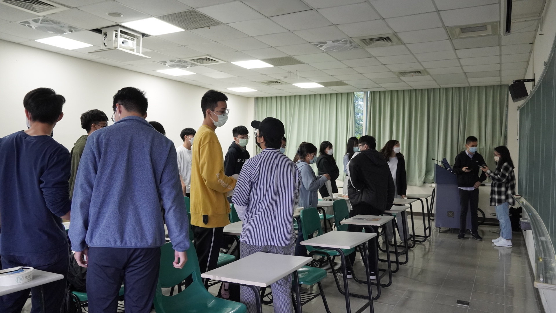 111-1英語角落第三場