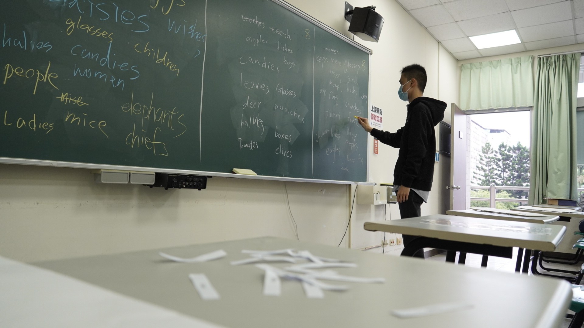 111-1英語角落第三場